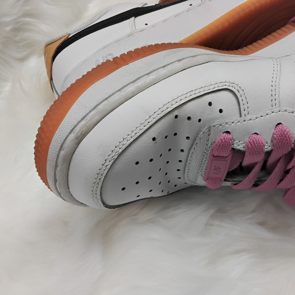 Nike White and Tan Sneakers - Picture 16 of 16
